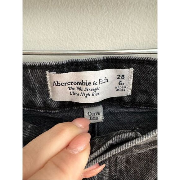 Abercrombie The 90s Straight Ultra High Rise Jeans, 28 / 6 Black A&F - Picture 8 of 8